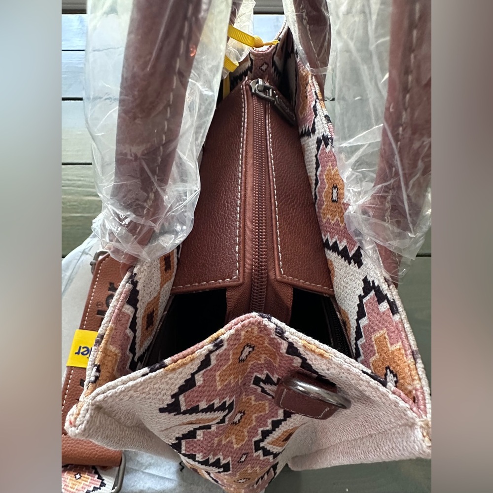 Wrangler Southwestern Tote Handbag - Picture 9 of 15
